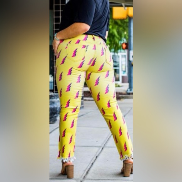NWT Yellow with HOT PINK lightening bolt jeans - Picture 3 of 3